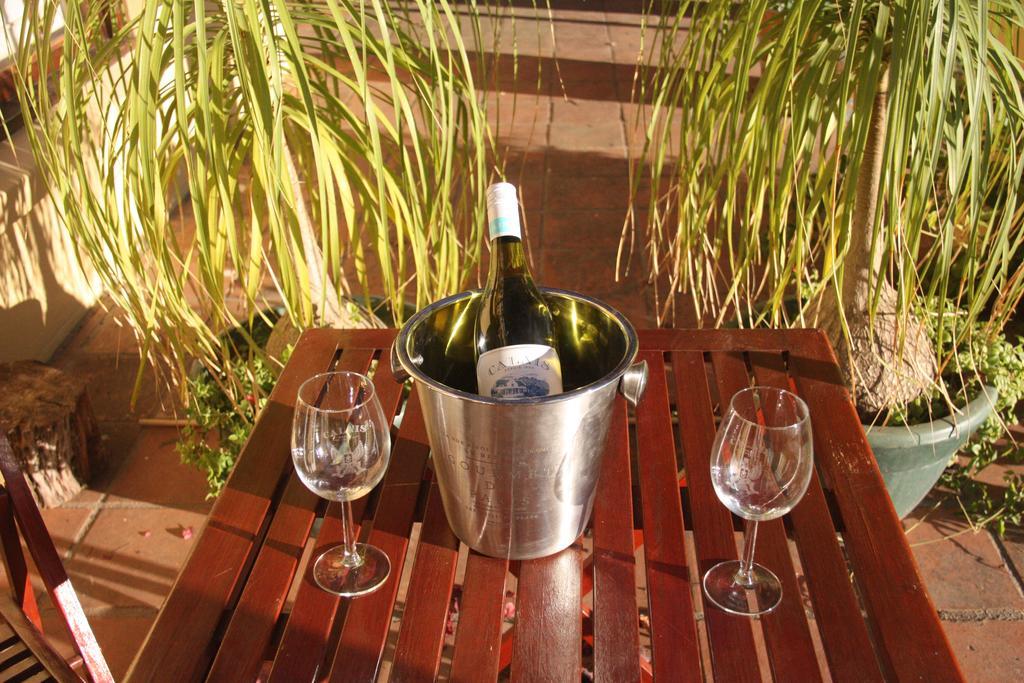 Calais Wine Estate Pensionat Paarl Exteriör bild